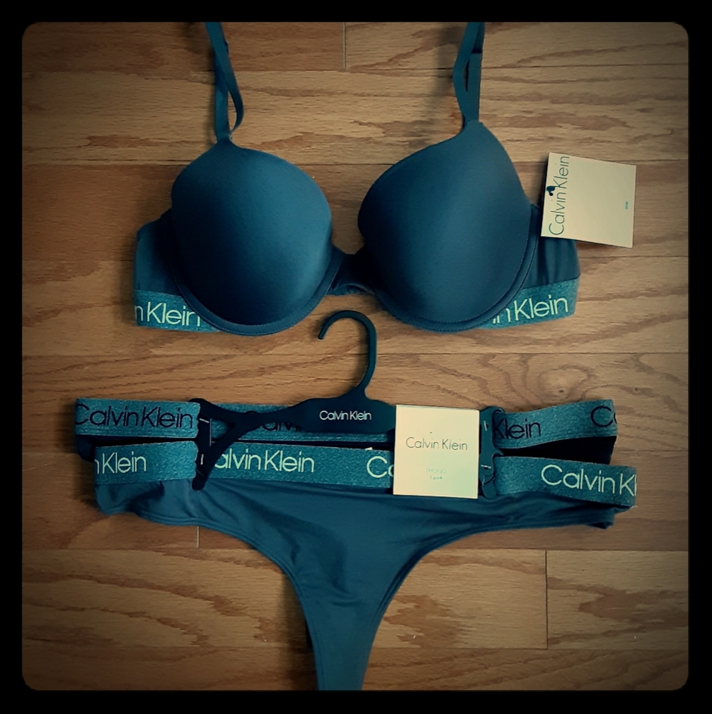 Calvin Klein matching Bra and Thong set Bundle